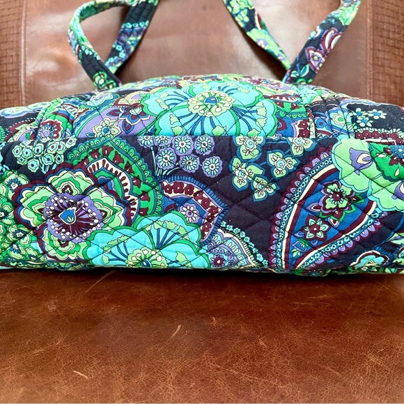 Vera Bradley Paisley Print Quilted Tote & Shoulder Bag & Sunglass Case Set - Picture 7 of 12